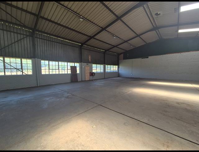 5,500M² WAREHOUSE FOR SALE IN WADEVILLE
